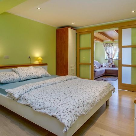Isabela Apartment มาลีโลชินจ์ ภายนอก รูปภาพ