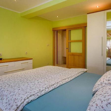 Isabela Apartment มาลีโลชินจ์ ภายนอก รูปภาพ