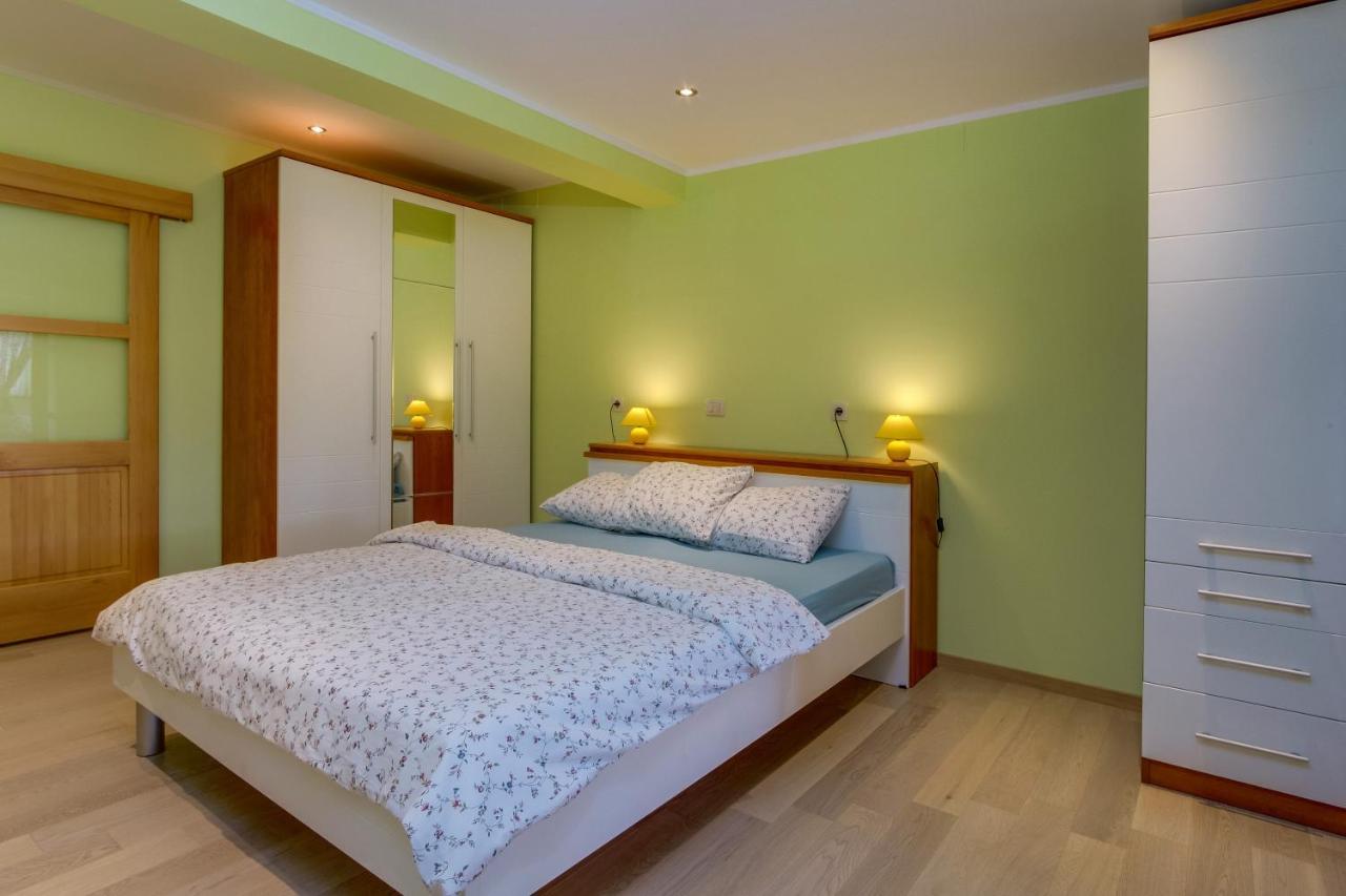 Isabela Apartment มาลีโลชินจ์ ภายนอก รูปภาพ