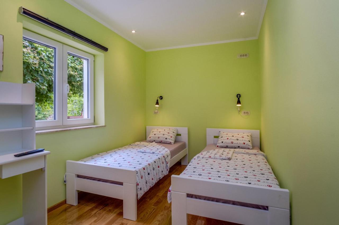 Isabela Apartment มาลีโลชินจ์ ภายนอก รูปภาพ
