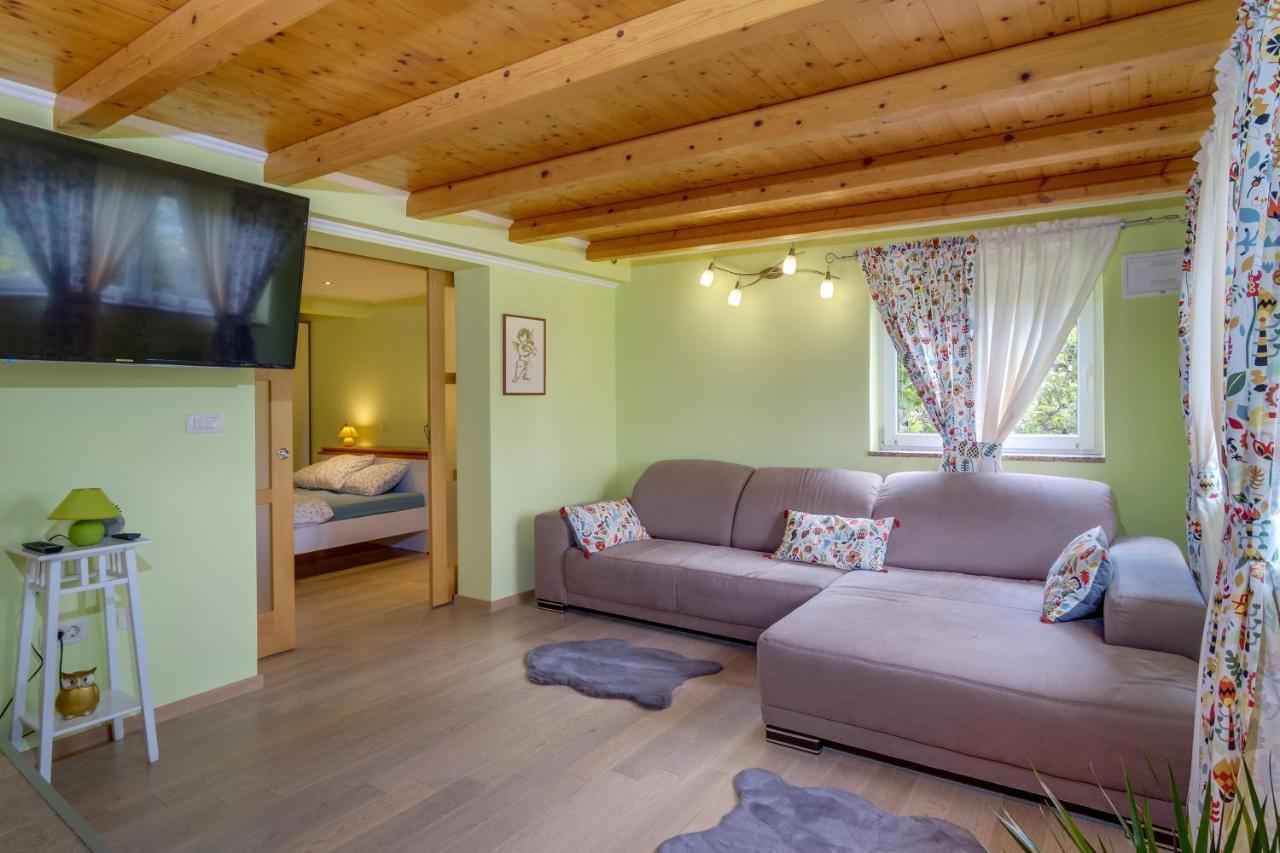 Isabela Apartment มาลีโลชินจ์ ภายนอก รูปภาพ